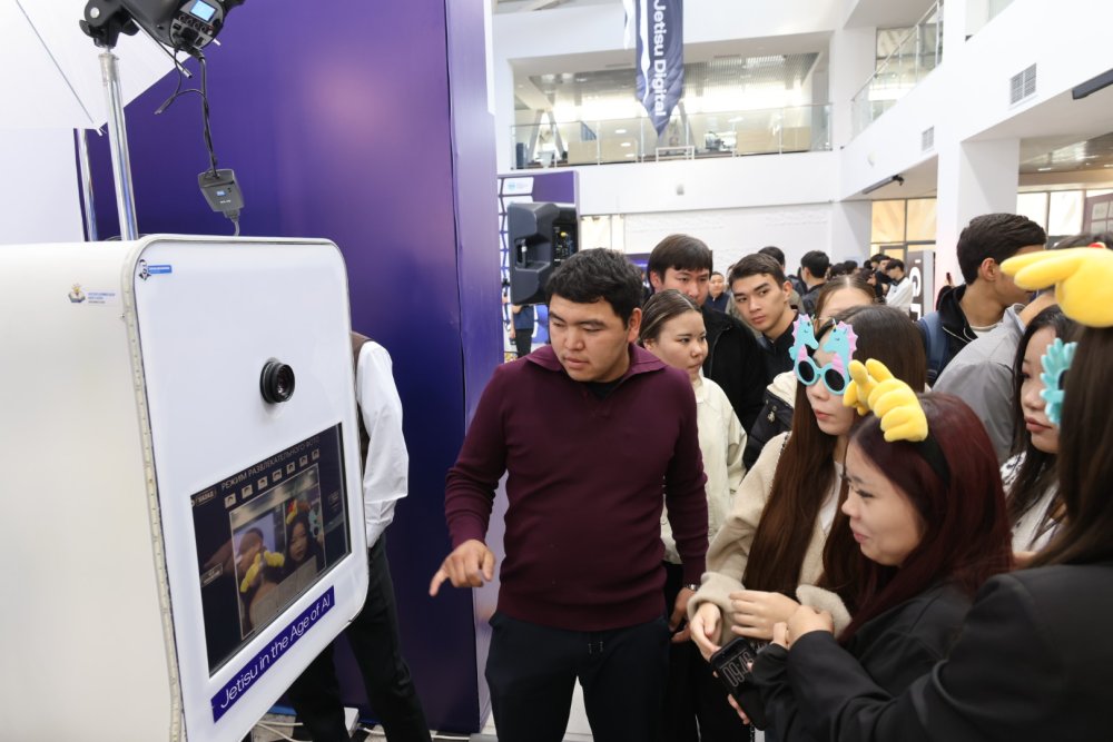 Jetisu Digital Forum 2026: Жетісуда жасанды интеллектіні түрлі салаларда қолдану мәселелері талқыланды — Фотосурет 7