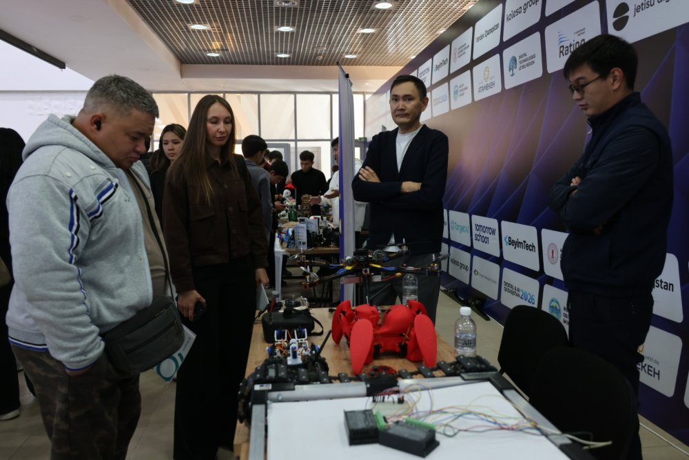 Jetisu Digital Forum 2026: Жетісуда жасанды интеллектіні түрлі салаларда қолдану мәселелері талқыланды — Фотосурет 10