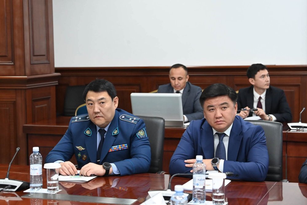 Автомобиль жолдарының сапасы мен қауіпсіздігін қамтамасыз ету мәселелері қаралды — Фотосурет 2