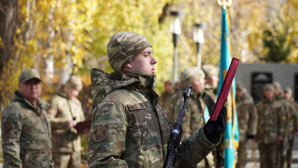Құтқарушылар аллеясында азаматтық қорғау органдары қызметкерлерінің ант қабылдау рәсімі өтті — Фотосурет 4