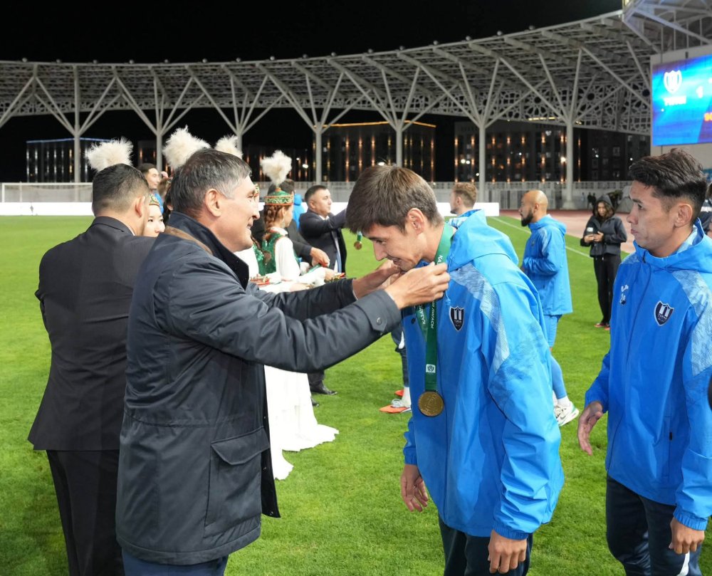 ТҮРКІСТАННЫҢ «ТҰРАН» КОМАНДАСЫ ЧЕМПИОНАТ КӨШБАСШЫСЫН ЖЕҢДІ — Фотосурет 3