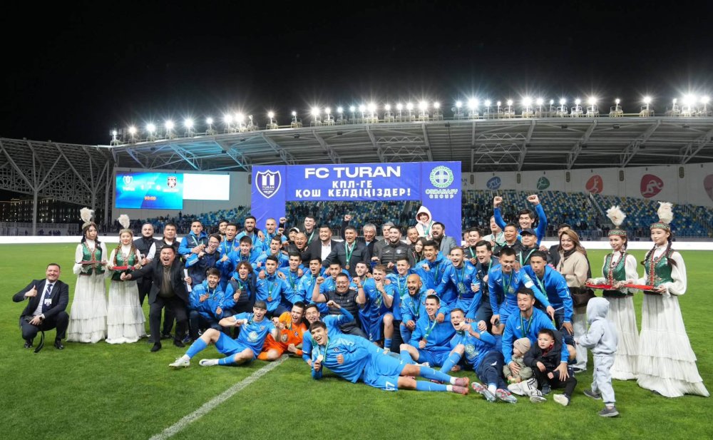 ТҮРКІСТАННЫҢ «ТҰРАН» КОМАНДАСЫ ЧЕМПИОНАТ КӨШБАСШЫСЫН ЖЕҢДІ — Фотосурет 4