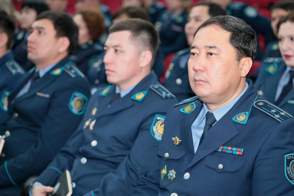 Әкімшілік полиция комитетінде қоғамдық және жол қауіпсіздігі мәселелері талқыланды — Фотосурет 12