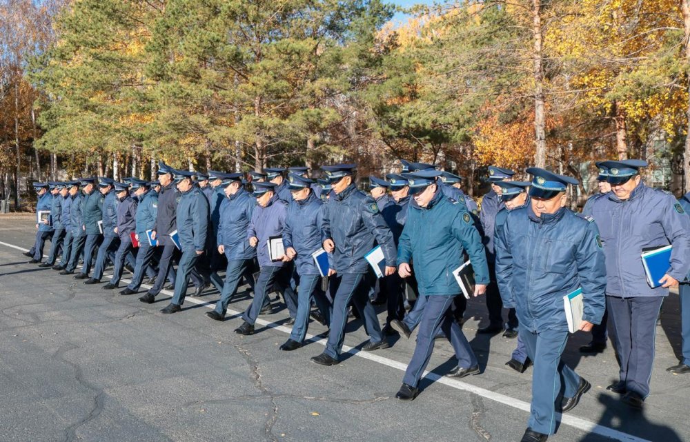 Әкімшілік полиция комитетінде қоғамдық және жол қауіпсіздігі мәселелері талқыланды — Фотосурет 9
