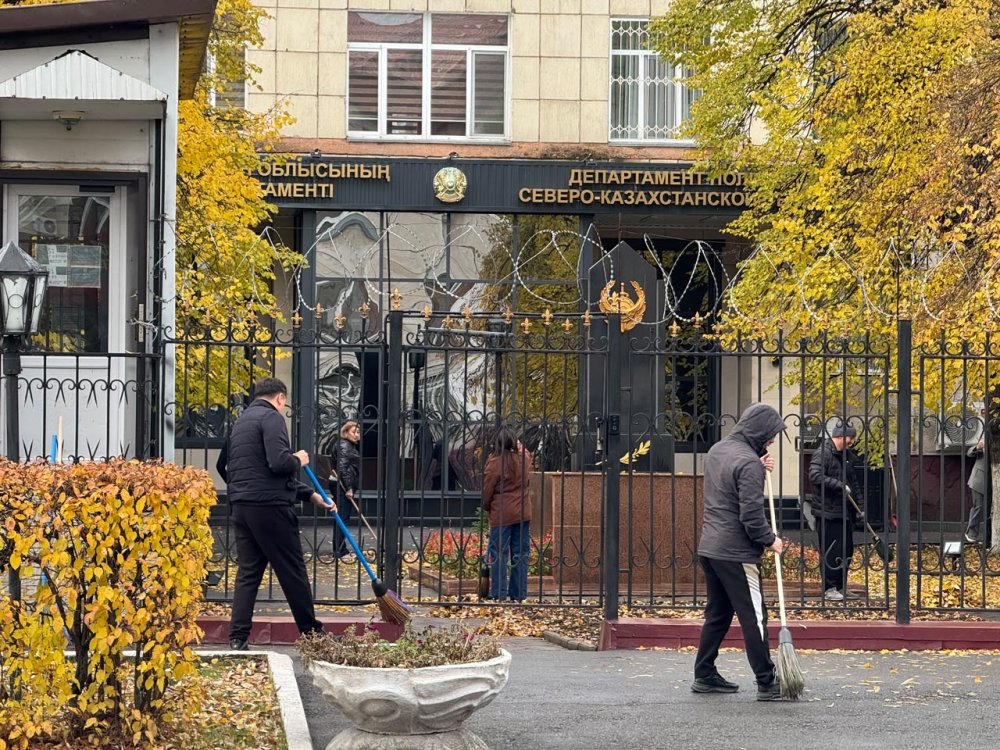 СҚО полицейлері «Таза Қазақстан» аясында тазалықты сақтауға үлес қосуда — Фотосурет 10