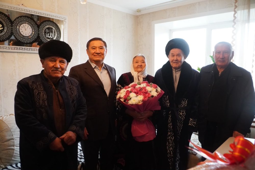 Марат Ахметжанов Көкшетауда қос ақсақалды мерейтойларымен құттықтады — Фотосурет 2