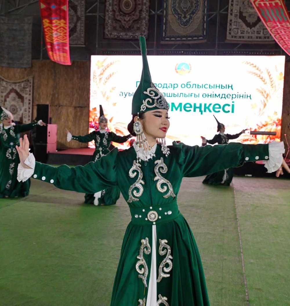 Ертіс-Баян өңірінің дәмі: павлодарлық жәрмеңке елордалық сатып алушыларды тағы да тәнті етті — Фотосурет 4