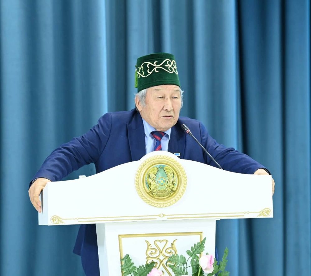 «Еңбекпен өрілген ғұмыр» атты конференция және «Өмір көшіндегі өнеге» кітабының тұсаукесері өтті — Фотосурет 11