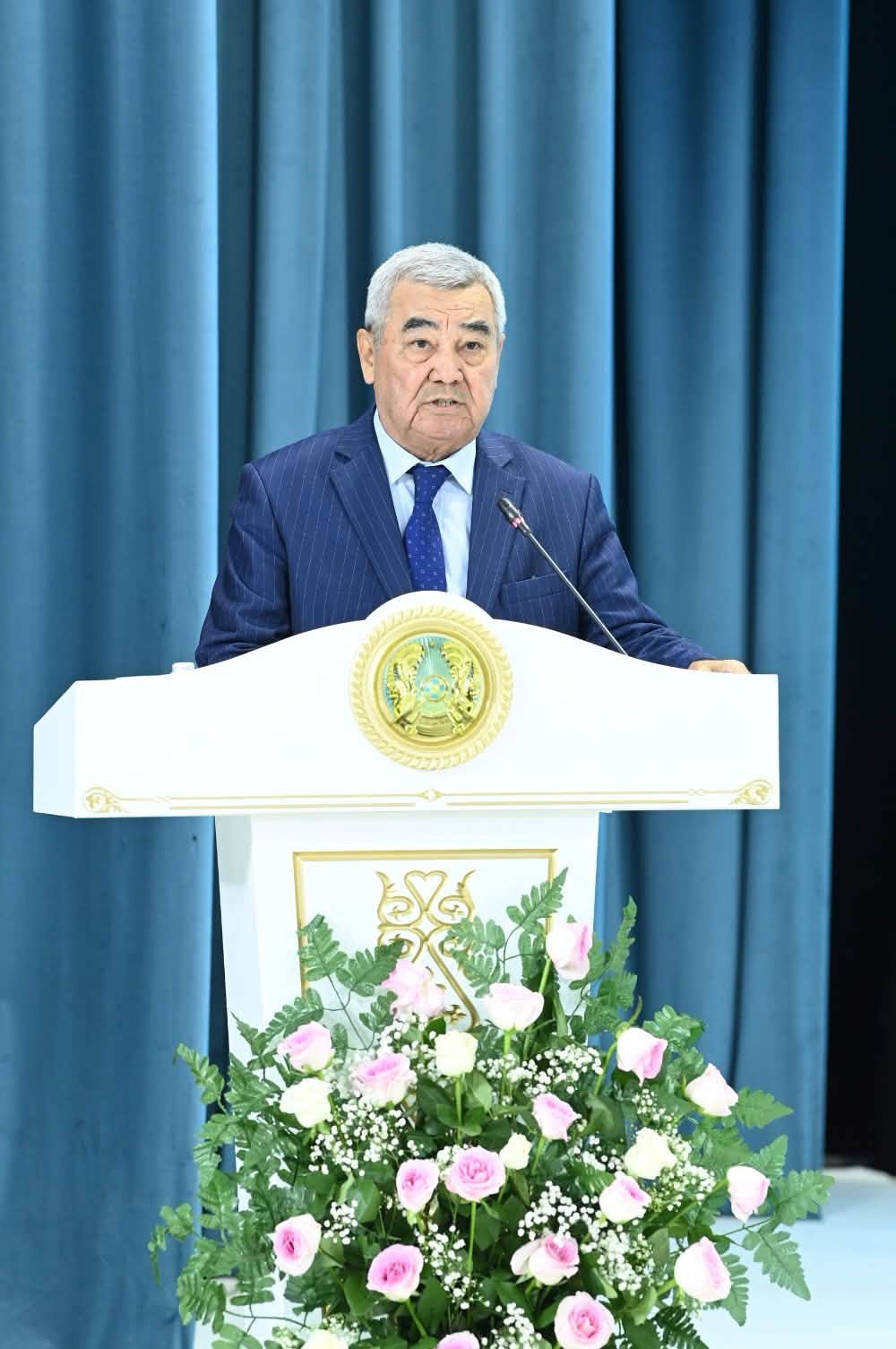 «Еңбекпен өрілген ғұмыр» атты конференция және «Өмір көшіндегі өнеге» кітабының тұсаукесері өтті — Фотосурет 9