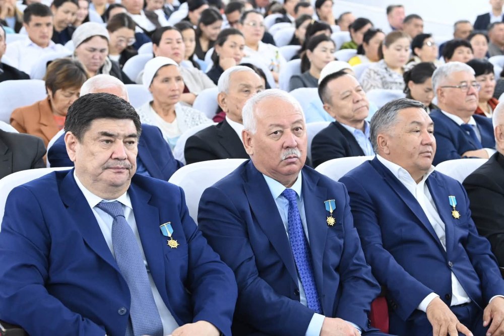 «Еңбекпен өрілген ғұмыр» атты конференция және «Өмір көшіндегі өнеге» кітабының тұсаукесері өтті — Фотосурет 23