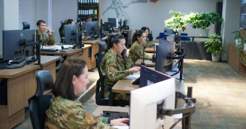 Тәулігіне үш мыңнан астам қоңырау: Астанада 112 қызметінің диспетчерлері қалай жұмыс істейді — Фотосурет 1