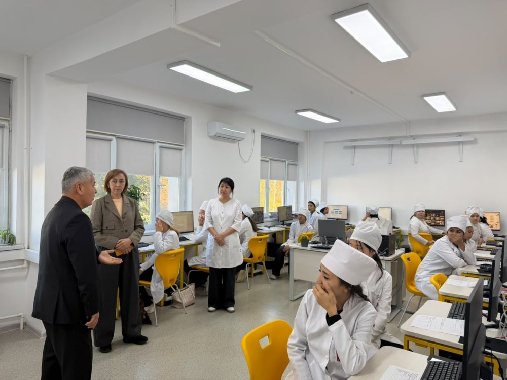 «Еркіндік рухы» жастарымен бірлесіп Жезқазған қаласының облыстық жоғары медициналық колледжіне барды — Фотосурет 2