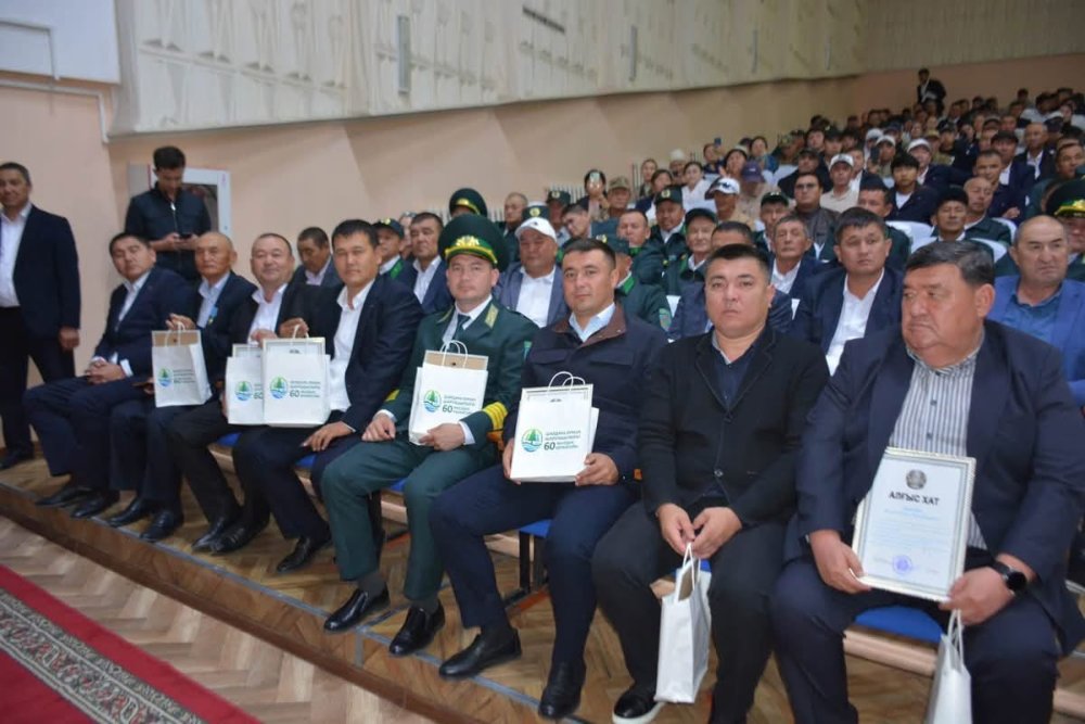 ТҮРКІСТАН ОБЛЫСЫНДА ОРМАН ШАРУАШЫЛЫҒЫ ҚЫЗМЕТКЕРЛЕРІНЕ ҚҰРМЕТ КӨРСЕТІЛДІ — Фотосурет 2