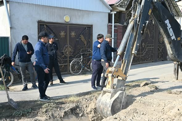 «ТАЗА ҚАЗАҚСТАН» ЖАЛПЫХАЛЫҚТЫҚ ІС-ШАРАСЫ АЯСЫНДА ЖЕТІСАЙДА «ТАЗА АРЫҚ – ТАЗА ТІРШІЛІК КҮНІ» АКЦИЯСЫ ӨТТІ — Фотосурет 4