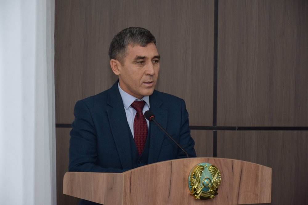 Бейбіт Исманов VIII шақырылым депутаттарына бірлескен жұмысы үшін алғыс білдірді — Фотосурет 12