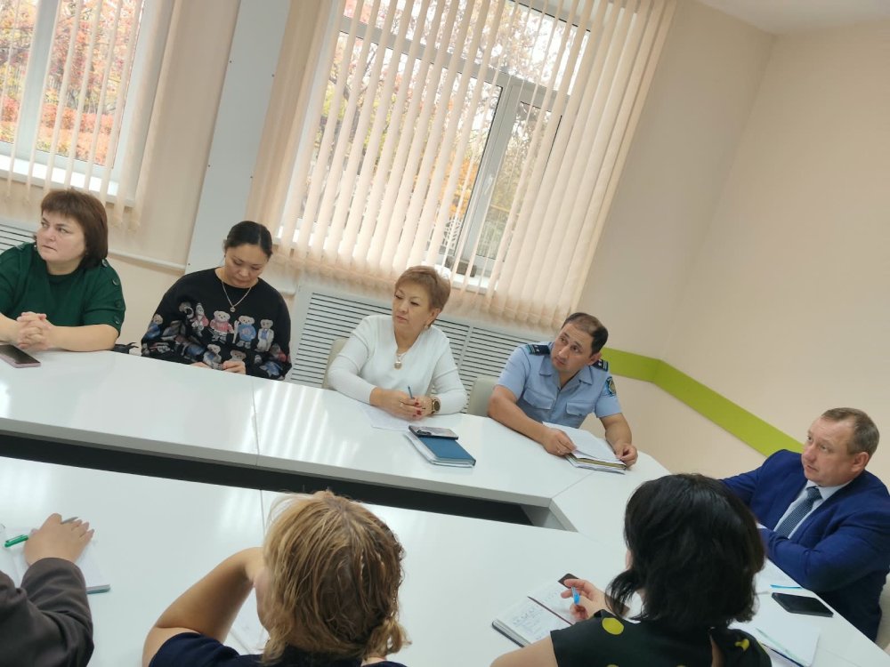 Қарабалық ауданы әкімдігі жанындағы кәмелетке толмағандардың істері және олардың құқықтарын қорғау жөніндегі комиссияның — Фотосурет 3