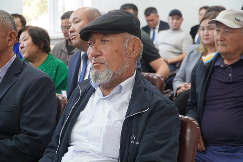 БӘЙДІБЕК: АҚБАСТАУДА ТҰРҒЫНДАРДЫҢ ӨТІНІШТЕРІ ТЫҢДАЛЫП, ӘЛЕУМЕТТІК НЫСАНДАРДЫҢ ЖАЙ-КҮЙІ ТЕКСЕРІЛДІ — Фотосурет 3