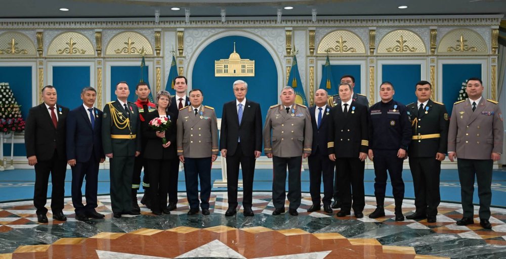 Президент Қасым-Жомарт Тоқаев құтқарушыларға мемлекеттік марапаттар тапсырды — Фотосурет 3