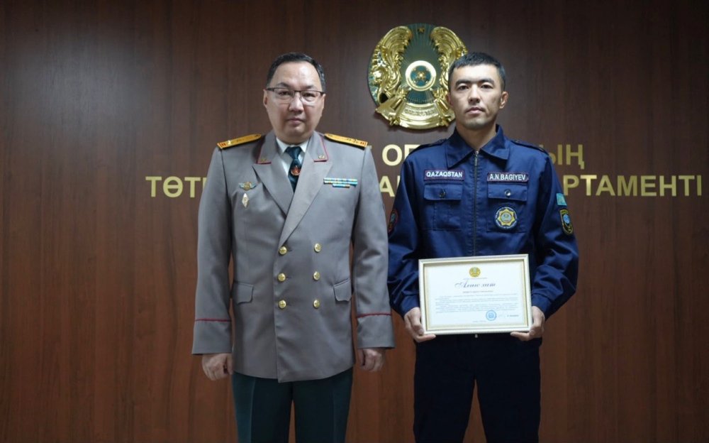 Ақтөбеде Құтқарушылар күніне орай сала қызметкерлері марапатталды — Фотосурет 3