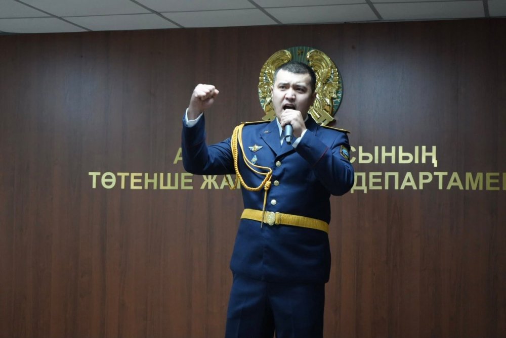 Ақтөбеде Құтқарушылар күніне орай сала қызметкерлері марапатталды — Фотосурет 7
