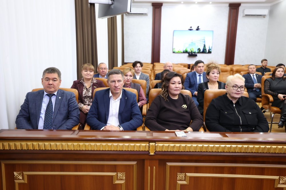 Аймақ басшысы депутаттарға алғыс білдірді — Фотосурет 5
