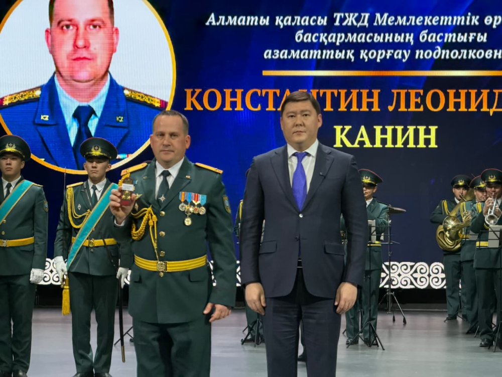 Құтқарушылар күні -Алматыда ТЖМ ардагерлері мен құтқарушыларды марапаттады — Фотосурет 16