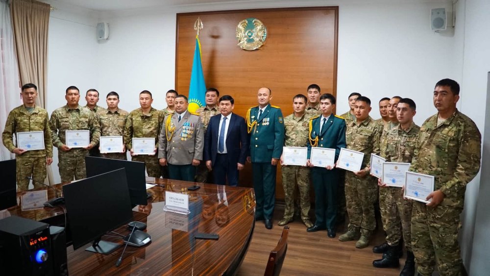 ҚҰТҚАРУШЫЛАРДЫҢ ЖАУАПТЫ ҚЫЗМЕТІНЕ ҚҰРМЕТ КӨРСЕТІЛДІ — Фотосурет 1
