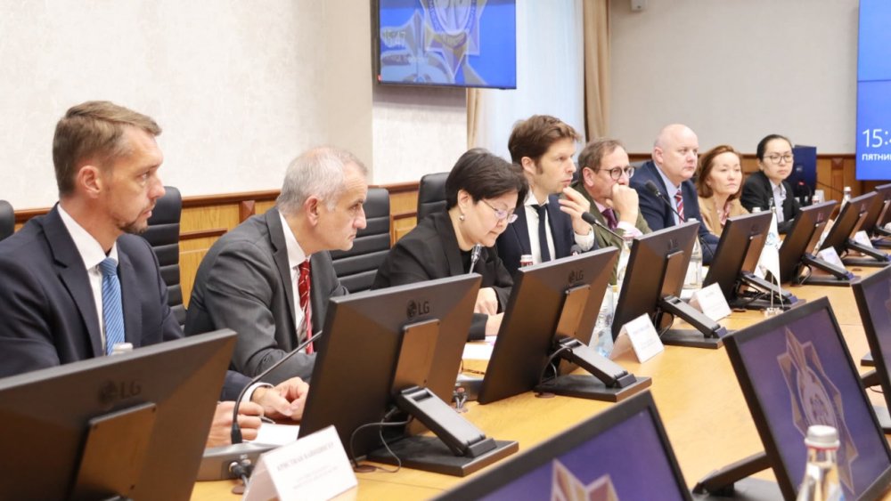Дүниежүзілік банк Қазақстандағы салықтық тәуекелдерді басқару жүйесін зерделеді: тараптар жасанды интеллект пен аналитиканы қолдану мәселелерін талқылады — Фотосурет 4