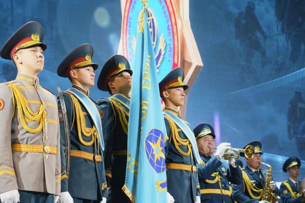 Құтқарушылар күні: Астанада төтенше жағдайлар қызметінің мамандары марапатталды — Фотосурет 10