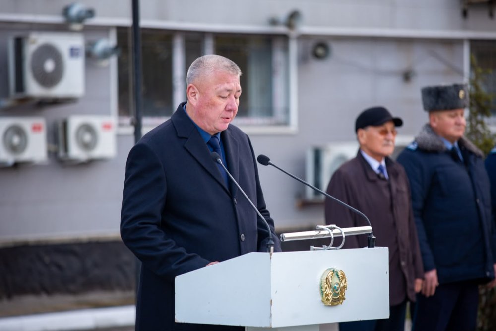 Республика күні қарсаңында ШҚО-ның 22 полицейі ант қабылдады — Фотосурет 8