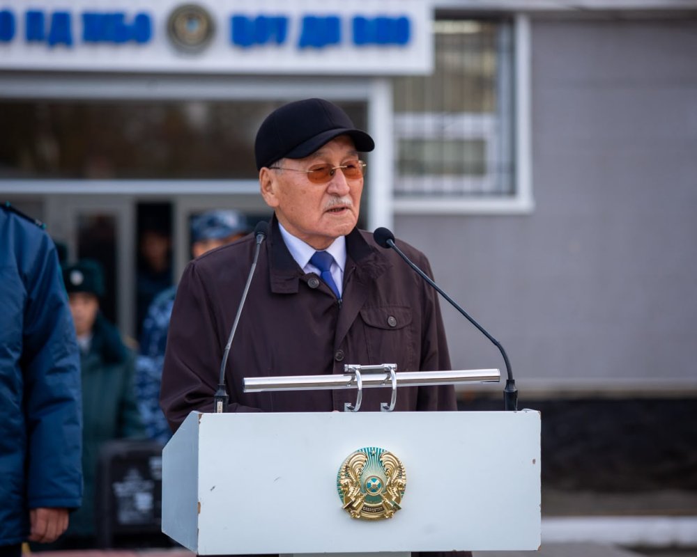 Республика күні қарсаңында ШҚО-ның 22 полицейі ант қабылдады — Фотосурет 6