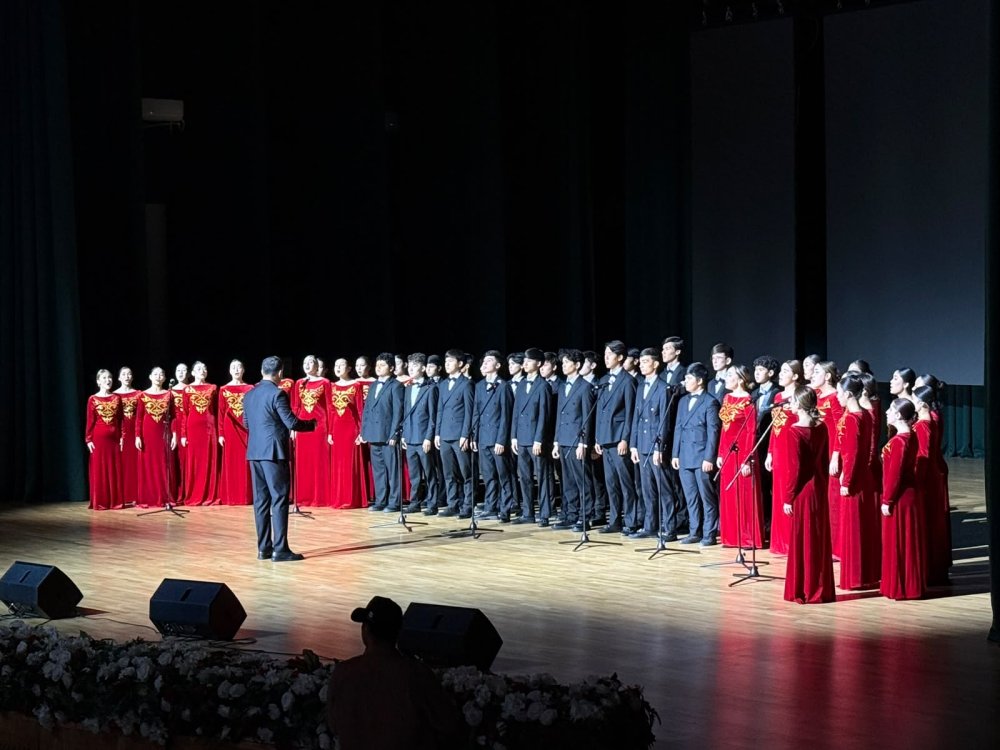 Шымкент қаласының Білім басқармасының ұйымдастыруымен ұстаздардың кәсіби мерекесіне орай «Ұстаз – ұлы тұлға, ұстаздық – ұлы міндет» тақырыбында салтанатты іс-шара өтті. Аталған мерекелік шараға Қазақстан Республикасындағы Адам құқықтары жөніндегі уәкілдің Шымкент қаласы бойынша өкілі Н. Абдезов барды. — Фотосурет 3
