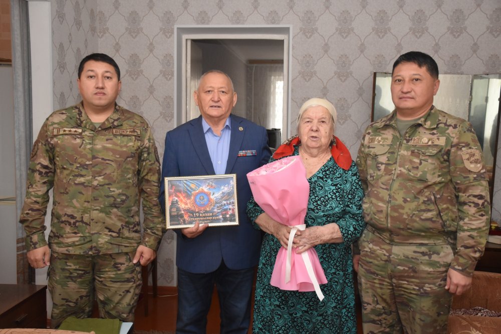 Ардагерлерге көңіл бөлу мен қамқорлық көрсету – олардың еңбегіне деген құрметтің белгісі — Фотосурет 1