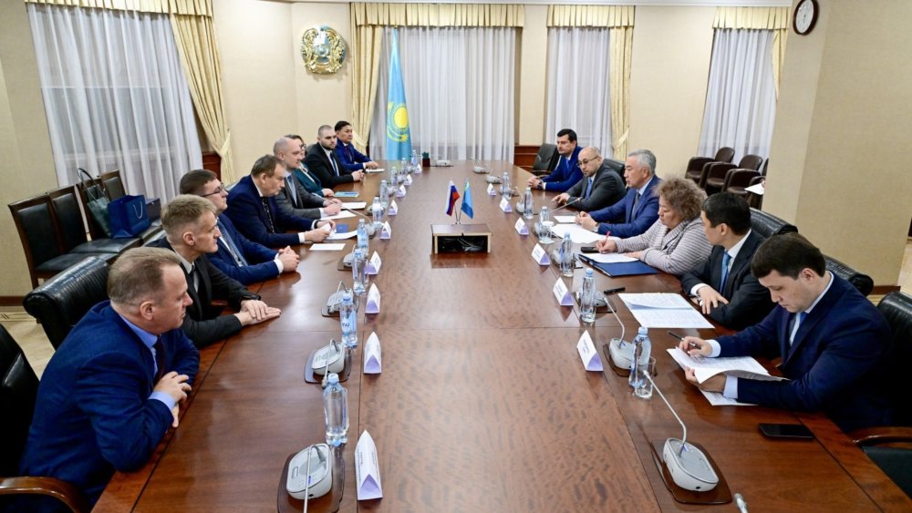 Серік Жұманғарин Ленинград облысының губернаторымен өнеркәсіп және АӨК салаларындағы жаңа жобаларды талқылады — Фотосурет 1