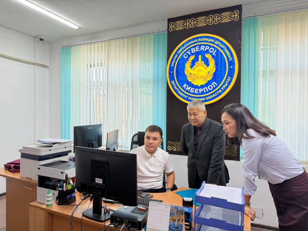 Ұлытау облысы Полиция департаментінің Киберқылмысқа қарсы іс-қимыл қызметінің жұмысымен танысты — Фотосурет 2