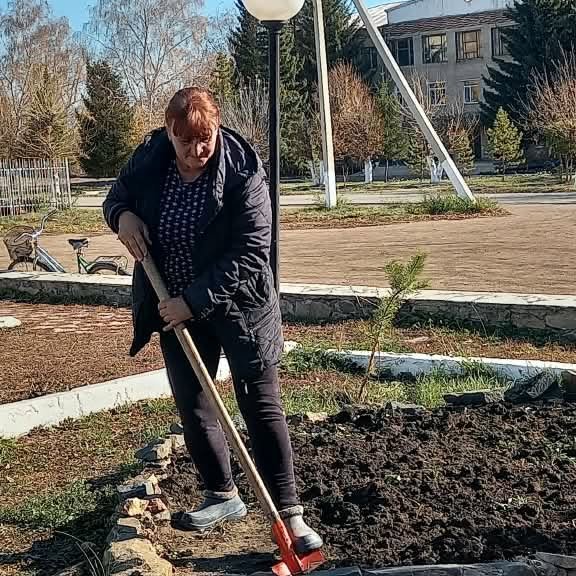 Гүлзарларды тазарту және оларды қысқы кезеңге дайындау жұмыстары — Фотосурет 2