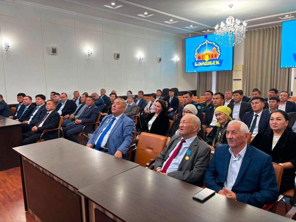 БӘЙДІБЕК: АУДАН ӘКІМІ VIII ШАҚЫРЫЛЫМДАҒЫ МӘСЛИХАТ ДЕПУТАТТАРЫНА АЛҒЫС БІЛДІРДІ — Фотосурет 4