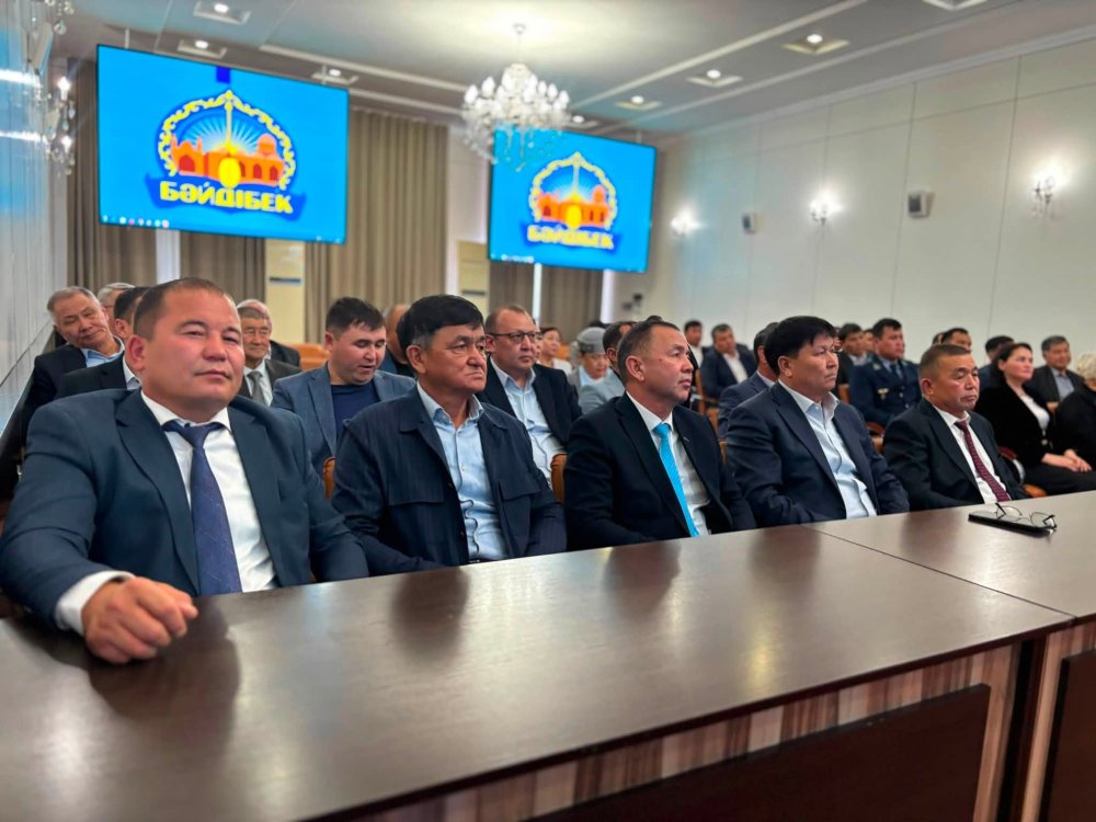 БӘЙДІБЕК: АУДАН ӘКІМІ VIII ШАҚЫРЫЛЫМДАҒЫ МӘСЛИХАТ ДЕПУТАТТАРЫНА АЛҒЫС БІЛДІРДІ — Фотосурет 3