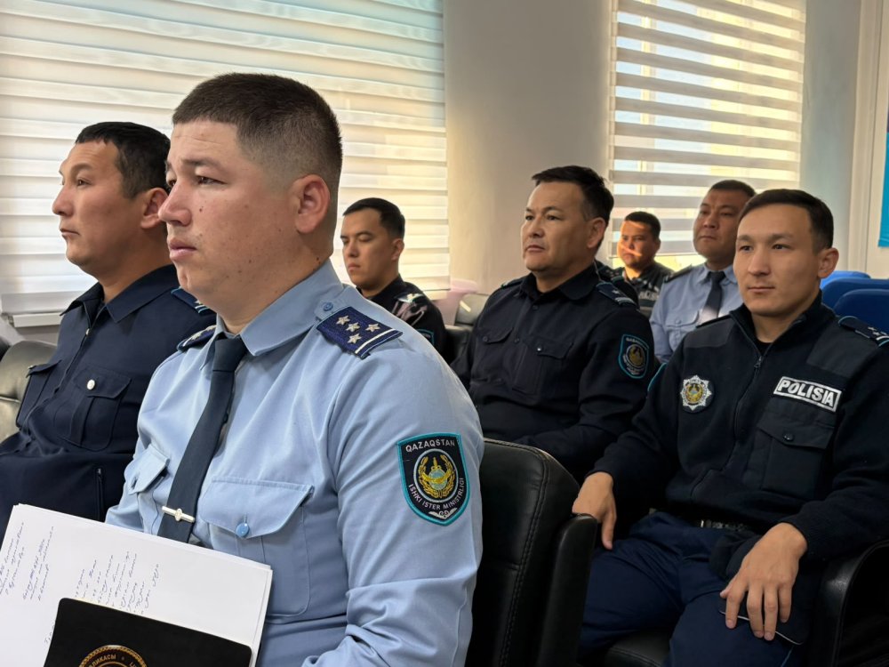 Бейнеу ауданында ішкі істер органдарының ардагерлері жеке құраммен кездесті — Фотосурет 1