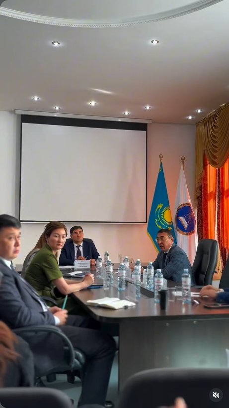 Астана қаласының Әділет департаментінде мемлекет кепілдік берген заң көмегін көрсету саласында құқық қорғау органдары мен соттардың өзара іс-қимыл мәселелері бойынша кеңес өтті. — Фотосурет 1