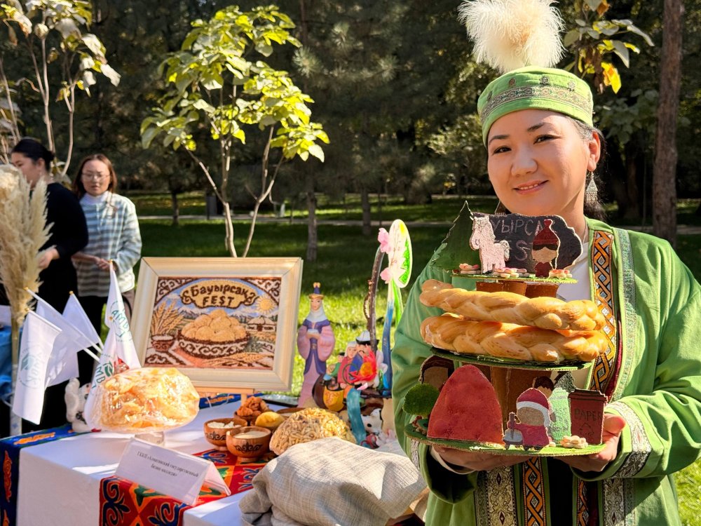 Әуезов ауданында Республика күніне орай «Бауырсақ Fest – 2026» республикалық фестивалі өтті — Фотосурет 1