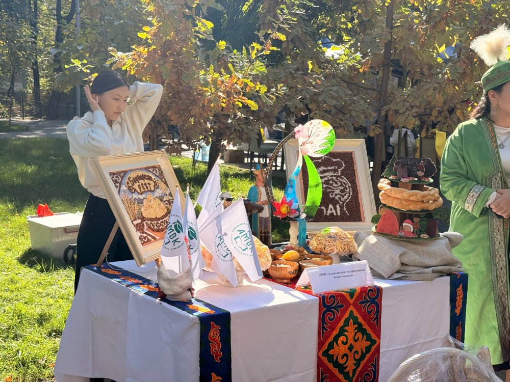 Әуезов ауданында Республика күніне орай «Бауырсақ Fest – 2026» республикалық фестивалі өтті — Фотосурет 7