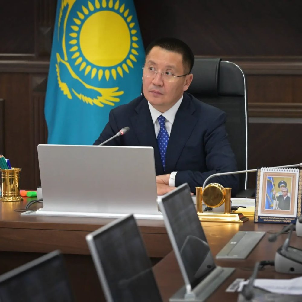 Облыс әкімдігінде 2026 жылдың 9 айындағы әлеуметтік-экономикалық даму қорытындылары қаралып, халықты жұмыспен қамту және Республика күніне дайындық мәселелері талқыланды. — Фотосурет 3