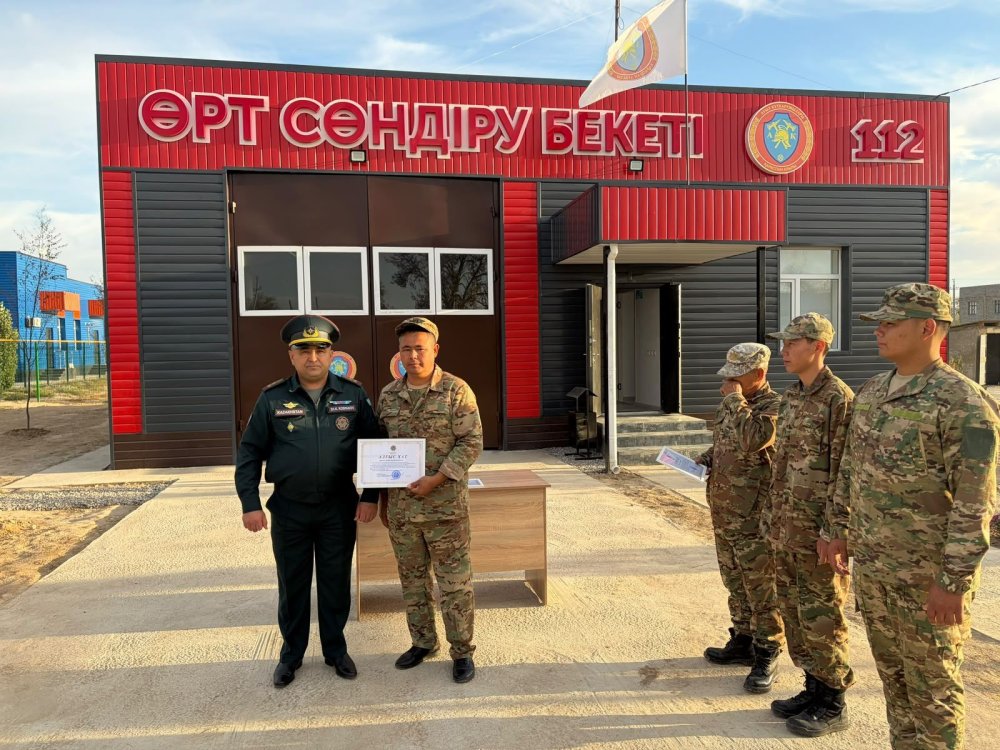 Ордабасы ауданында "Ауыл құтқарушылары" қызметкерлері кәсіби мерекемен марапатталды — Фотосурет 4