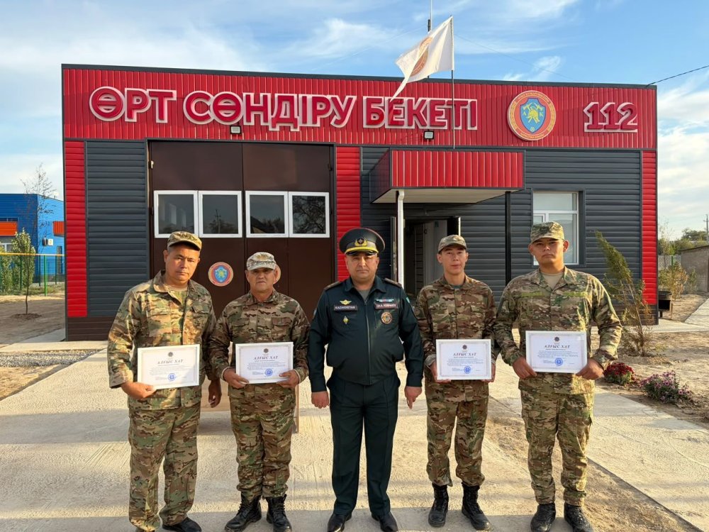 Ордабасы ауданында "Ауыл құтқарушылары" қызметкерлері кәсіби мерекемен марапатталды — Фотосурет 1