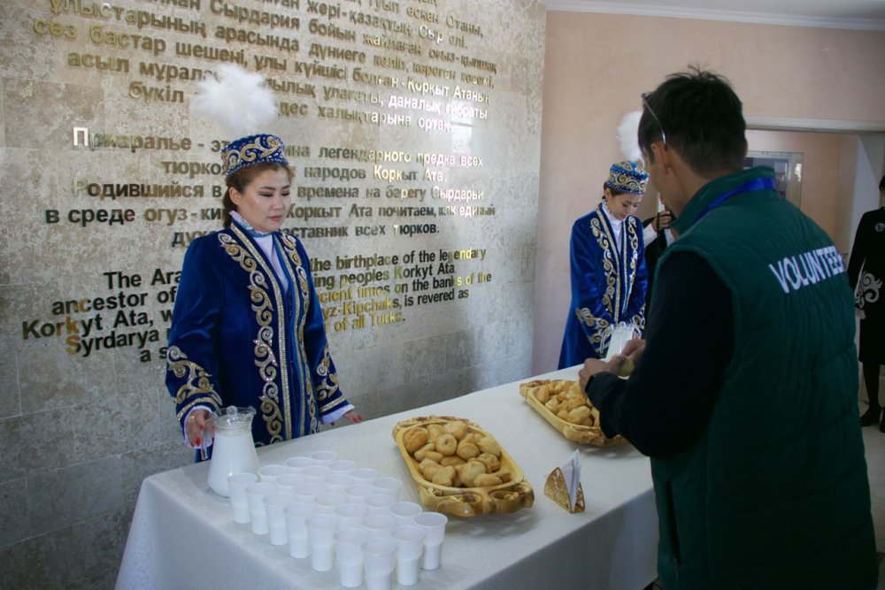 «GREEN ARAL: VOLUNTEERS FOR LIFE – 2026» ХАЛЫҚАРАЛЫҚ ВОЛОНТЕРЛЕР АПТАЛЫҒЫ АЯСЫНДА ЖАСТАР ҚОРҚЫТ АТА МҰРАСЫМЕН ТАНЫСЫП, ҚАМЫСТЫБАС КӨЛІНІҢ ЖАҒАСЫНДА КЕЗДЕСТІ — Фотосурет 6