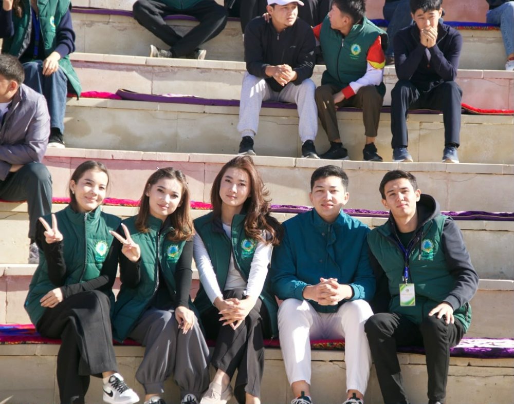 «GREEN ARAL: VOLUNTEERS FOR LIFE – 2026» ХАЛЫҚАРАЛЫҚ ВОЛОНТЕРЛЕР АПТАЛЫҒЫ АЯСЫНДА ЖАСТАР ҚОРҚЫТ АТА МҰРАСЫМЕН ТАНЫСЫП, ҚАМЫСТЫБАС КӨЛІНІҢ ЖАҒАСЫНДА КЕЗДЕСТІ — Фотосурет 2