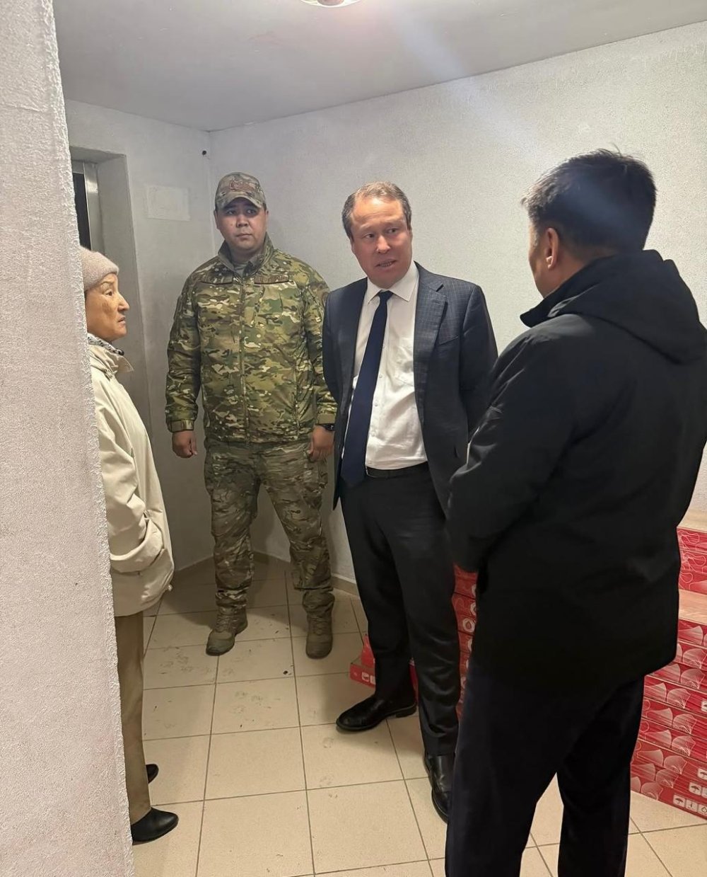 Қала әкімі лифт оқиғасының мән-жайын бақылауына алды — Фотосурет 2