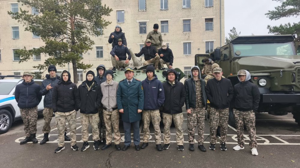 Болашақ Отан қорғаушылар: Железин ауданы оқушылары әскери бөлімде — Фотосурет 2