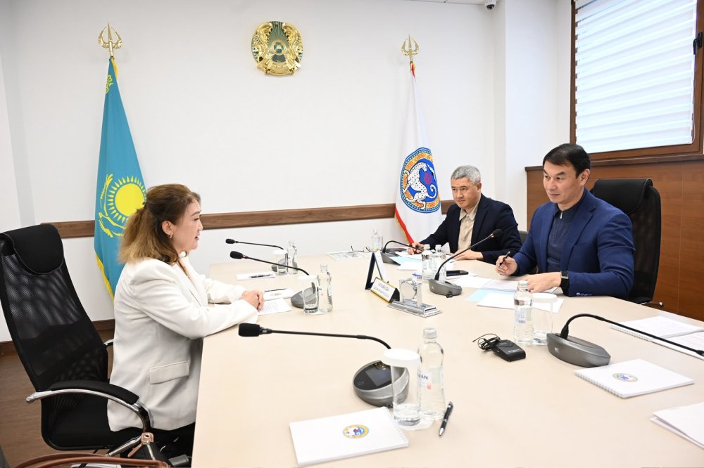 Алматы әкімі азаматтарды жеке мәселесі бойынша қабылдады — Фотосурет 1